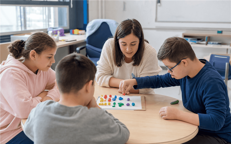 Atención al Alumnado con Necesidades Educativas Especiales (Acnee) en Centros Educativos - Tecno Inte